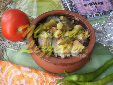 Toyuqlu Bamya Güveci